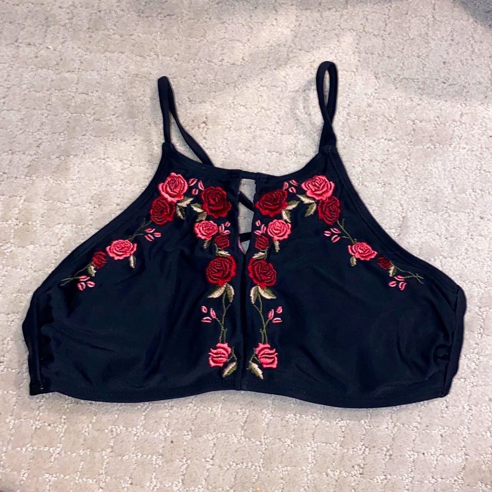 Xhilaration Junior Black and Pink Cross Back Bikini Top with Pink and Red Roses